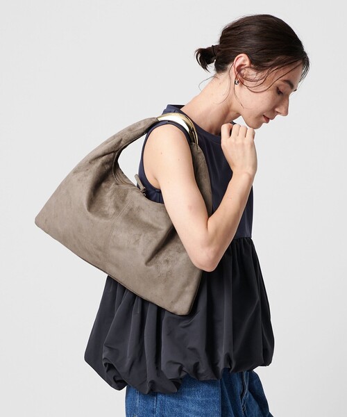 LE VERNIS（ル・ベルニ）の「＜LE VERNIS＞Sculpture triangle M/ショルダーバッグ（ショルダーバッグ・レディース・ブラック/グレー系・FREE）」の20枚目の写真