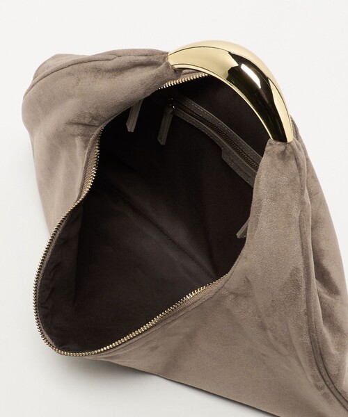 LE VERNIS（ル・ベルニ）の「＜LE VERNIS＞Sculpture triangle M/ショルダーバッグ（ショルダーバッグ・レディース・ブラック/グレー系・FREE）」の17枚目の写真