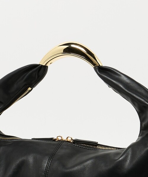 LE VERNIS（ル・ベルニ）の「＜LE VERNIS＞Sculpture triangle M/ショルダーバッグ（ショルダーバッグ・レディース・ブラック/グレー系・FREE）」の13枚目の写真