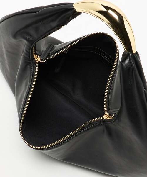 LE VERNIS（ル・ベルニ）の「＜LE VERNIS＞Sculpture triangle M/ショルダーバッグ（ショルダーバッグ・レディース・ブラック/グレー系・FREE）」の14枚目の写真