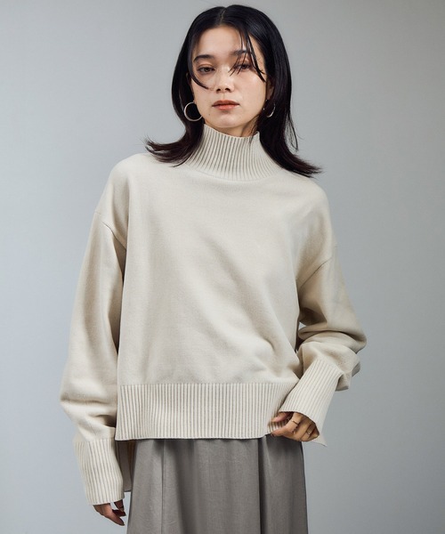 SALON adam et rope'（サロン アダム エ ロペ）の「タートルネックプルオーバー-CreamyCotton /クリーミーコットン-（ニット/セーター・レディース・ブラック/ブラウン/オフホワイト・FREE）」の14枚目の写真