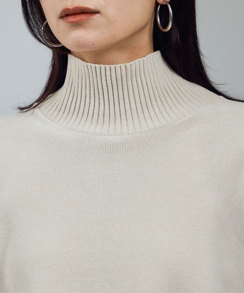 SALON adam et rope'（サロン アダム エ ロペ）の「タートルネックプルオーバー-CreamyCotton /クリーミーコットン-（ニット/セーター・レディース・ブラック/ブラウン/オフホワイト・FREE）」の22枚目の写真