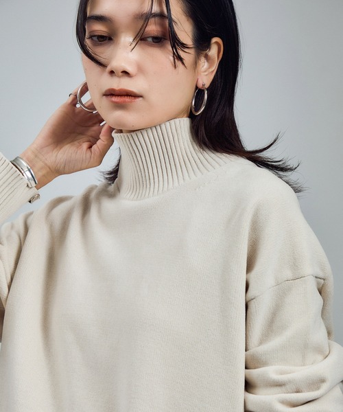 SALON adam et rope'（サロン アダム エ ロペ）の「タートルネックプルオーバー-CreamyCotton /クリーミーコットン-（ニット/セーター・レディース・ブラック/ブラウン/オフホワイト・FREE）」の6枚目の写真