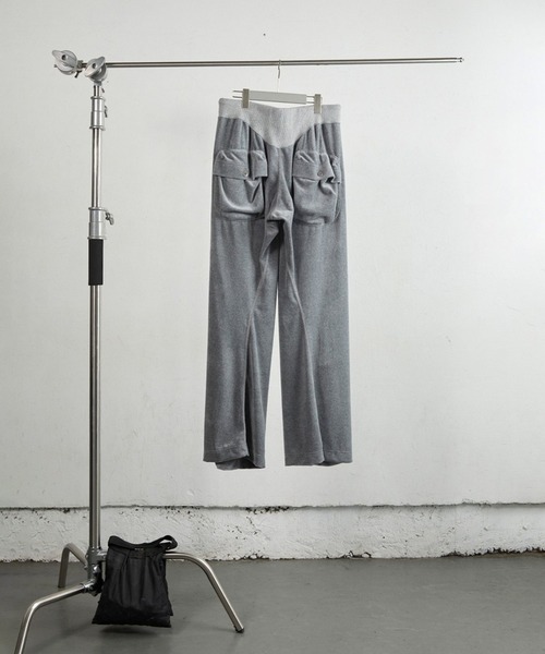 NVRFRGT（ネヴァーフォーゲット）の「VELOUR 3D TWISTED LOUNGE PANTS