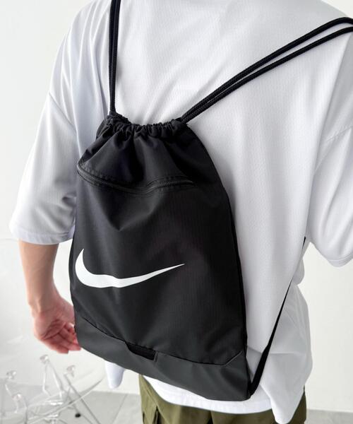 NIKE(ナイキ)の「WEGO/NIKEブラジリアドローストリングジムサック9.5 23L(バックパック/リュック・レディース・ブラック・FREE)」の4枚目の写真