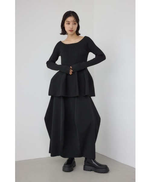 PLUS(プラス)の「【PLUS】オフショルダーペプラムニット(ニット/セーター・レディース・ダークブルー/ブラック/マジェンタ・FREE)」の12枚目の写真