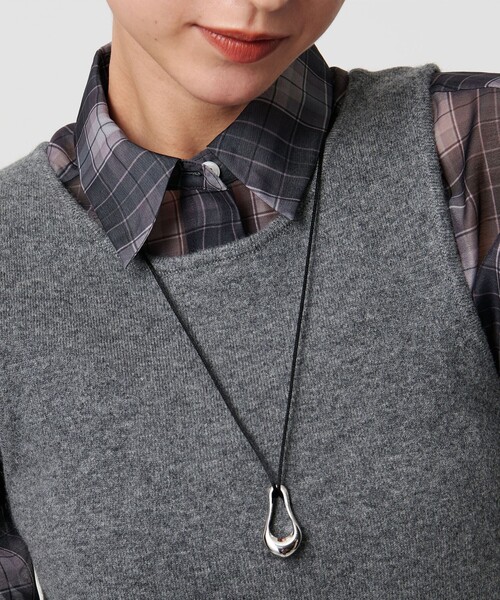 UNITED ARROWS（ユナイテッドアローズ）の「メルティング オーバル コードネックレス（ネックレス・レディース・シルバー/ゴールド・FREE）」の2枚目の写真