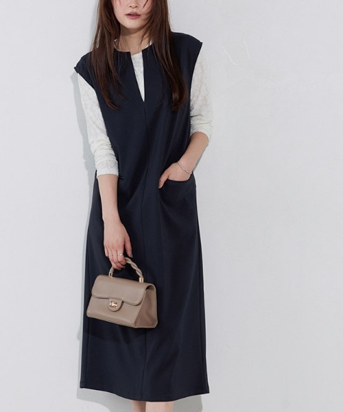 Pierrot（ピエロ）の「キーネックシンプルジャンパースカート（ジャンパースカート・レディース・ネイビー/ベージュ系その他/ブラック・M/PL/PM/LL/L）」の6枚目の写真