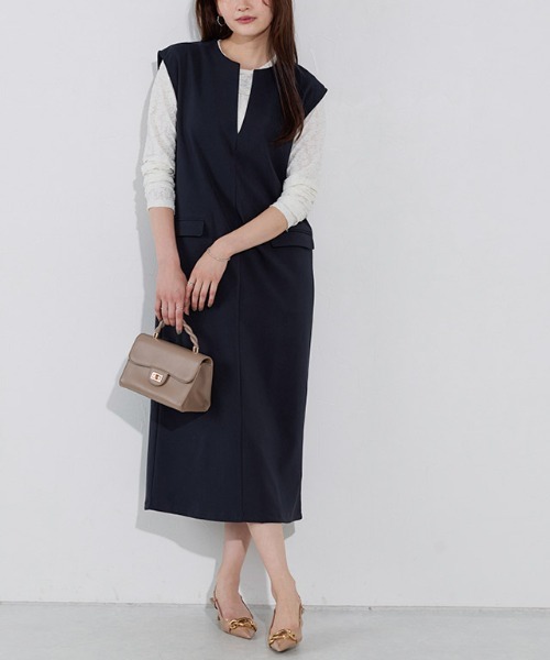 Pierrot（ピエロ）の「キーネックシンプルジャンパースカート（ジャンパースカート・レディース・ネイビー/ベージュ系その他/ブラック・M/PL/PM/LL/L）」の7枚目の写真