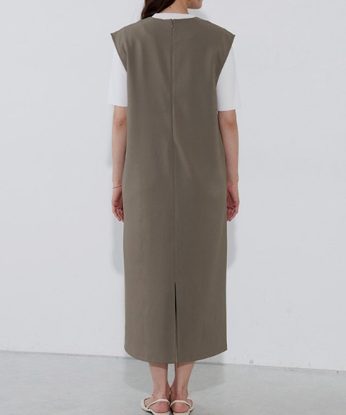 Pierrot（ピエロ）の「キーネックシンプルジャンパースカート（ジャンパースカート・レディース・ネイビー/ベージュ系その他/ブラック・M/PL/PM/LL/L）」の14枚目の写真