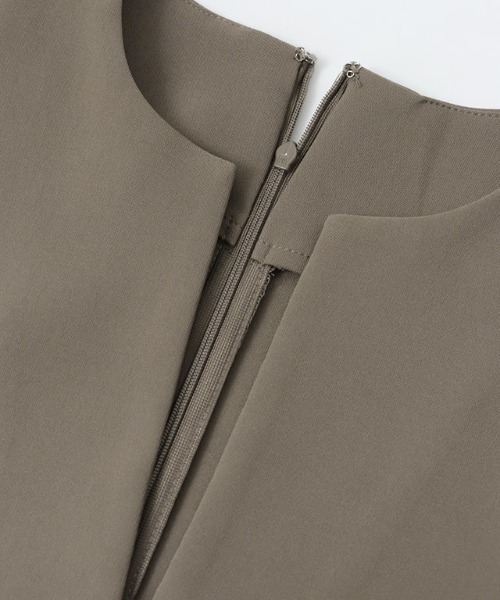 Pierrot（ピエロ）の「キーネックシンプルジャンパースカート（ジャンパースカート・レディース・ネイビー/ベージュ系その他/ブラック・M/PL/PM/LL/L）」の15枚目の写真