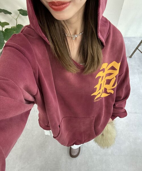 RePRODUCTION LABEL(リプロダクションレーベル)の「【RePRODUCTION LABEL / リプロダクションレーベル】スキッパーフーディー(Tシャツ/カットソー・レディース・バーガンディー/レッド/ブラック/ピンク/チャコールグレー・FREE)」の2枚目の写真