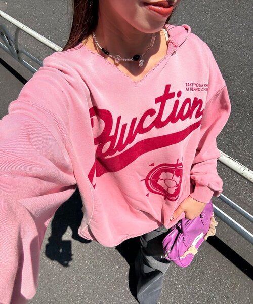 RePRODUCTION LABEL(リプロダクションレーベル)の「【RePRODUCTION LABEL / リプロダクションレーベル】スキッパーフーディー(Tシャツ/カットソー・レディース・バーガンディー/レッド/ブラック/ピンク/チャコールグレー・FREE)」の4枚目の写真