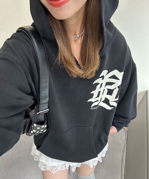 RePRODUCTION LABEL(リプロダクションレーベル)の「【RePRODUCTION LABEL / リプロダクションレーベル】スキッパーフーディー(Tシャツ/カットソー・レディース・バーガンディー/レッド/ブラック/ピンク/チャコールグレー・FREE)」の1枚目の写真