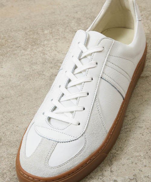 And A(アンドエー)の「ALTERUM オルタム / VIBRAM SOLE GERMAN ARMY TRAINER 日本製オリジナルカウレザーVIBRAMソールジャーマントレーナー / 1075L(スニーカー・メンズ・ホワイト/ベージュ系その他/ブラック・7/8/9)」の12枚目の写真