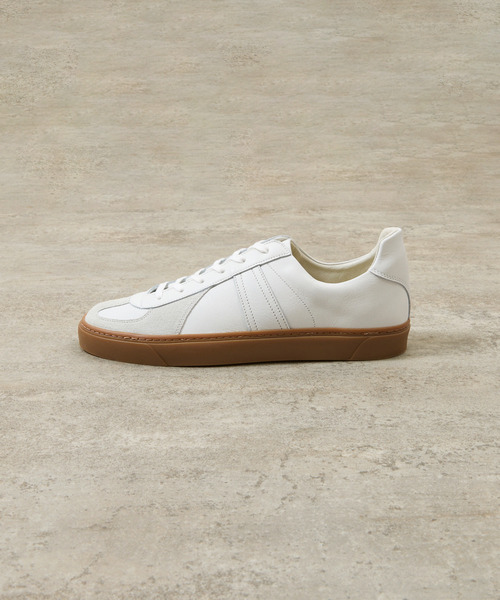 And A(アンドエー)の「ALTERUM オルタム / VIBRAM SOLE GERMAN ARMY TRAINER 日本製オリジナルカウレザーVIBRAMソールジャーマントレーナー / 1075L(スニーカー・メンズ・ホワイト/ベージュ系その他/ブラック・7/8/9)」の13枚目の写真