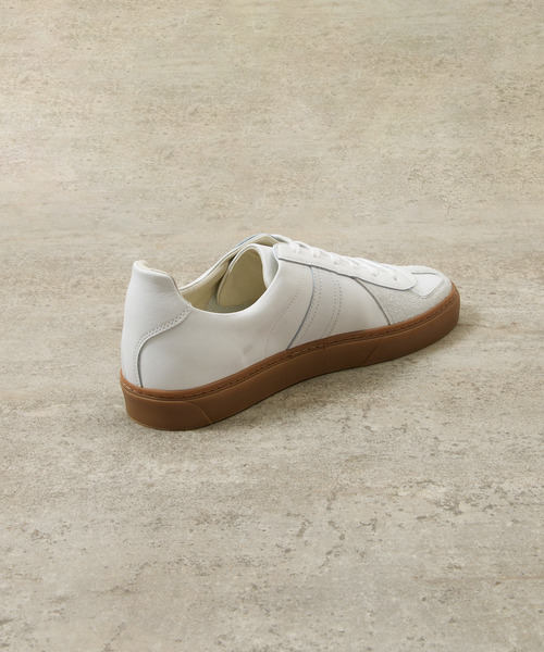 And A(アンドエー)の「ALTERUM オルタム / VIBRAM SOLE GERMAN ARMY TRAINER 日本製オリジナルカウレザーVIBRAMソールジャーマントレーナー / 1075L(スニーカー・メンズ・ホワイト/ベージュ系その他/ブラック・7/8/9)」の16枚目の写真