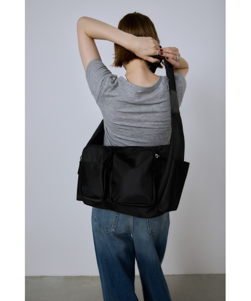 un/neu（アンノイ）の「ツイルポケットBIGボディバッグ/ 大容量 / マザーズバッグ / ペアレンツバッグ（ショルダーバッグ・レディース・ブラック/ブラウン/グレー・FREE）」の5枚目の写真