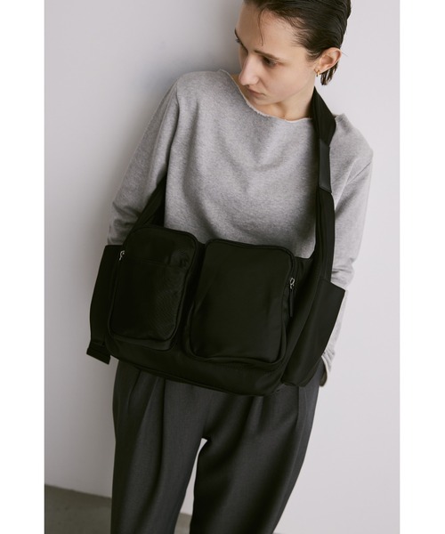 un/neu（アンノイ）の「ツイルポケットBIGボディバッグ/ 大容量 / マザーズバッグ / ペアレンツバッグ（ショルダーバッグ・レディース・ブラック/ブラウン/グレー・FREE）」の11枚目の写真