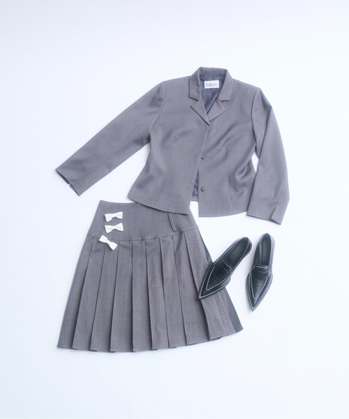 FEKETE（フェケテ）の「low waist midi pleats skirt / ローウエストプリーツスカート（スカート・レディース・グレー/ブラック・SMALL/MEDIUM/LARGE）」の6枚目の写真