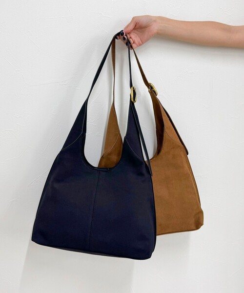 fredy emue（フレディエミュ）の「スエード三角ワンショルバッグ（ショルダーバッグ・レディース・ブラウン/ブラック・FREE）」の2枚目の写真