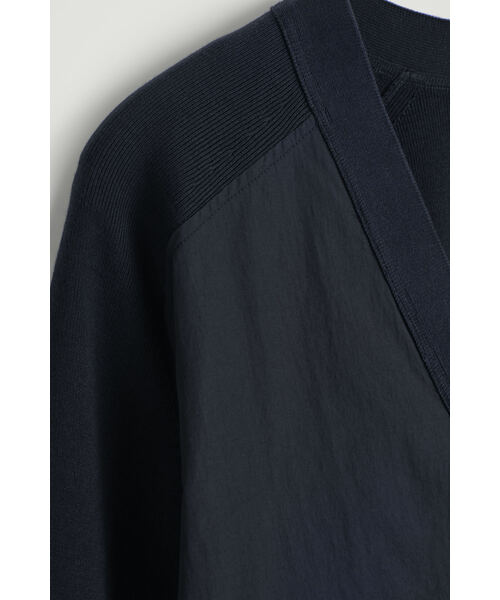 COS（コス）の「ニットパネルカーディガン（カーディガン/ボレロ・メンズ・ネイビー・S/M/L/XS）」の7枚目の写真