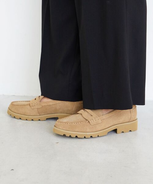 le.coeur blanc(ルクールブラン)の「ARTESANOS スエードローファー(ローファー・レディース・ベージュ・38/37)」の4枚目の写真