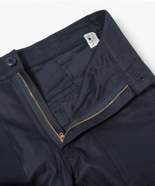 GUNG HO（ガンホー）の「BACK SATEEN SLIM BAKER PANTS/バックサテンスリムベイカーパンツ（その他パンツ・メンズ・オリーブ/ベージュ/ネイビー/ワイン/ブラック・28inch/32inch/30inch/34inch）」の13枚目の写真