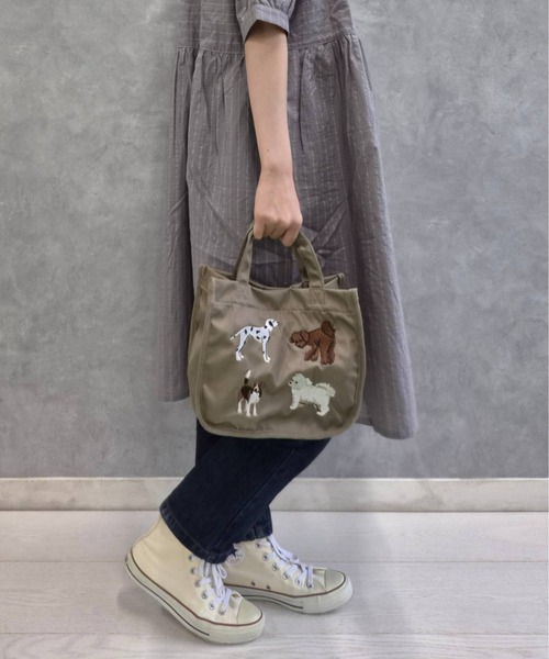 Bleu Bleuet(ブルーブルーエ)の「ナイロン刺繍ランチトートバッグ(トートバッグ・レディース・ベージュ/ネイビー/ブラック/グレー・FREE)」の15枚目の写真