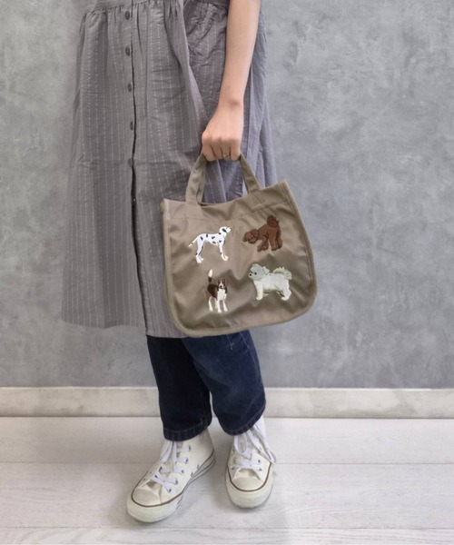 Bleu Bleuet(ブルーブルーエ)の「ナイロン刺繍ランチトートバッグ(トートバッグ・レディース・ベージュ/ネイビー/ブラック/グレー・FREE)」の16枚目の写真