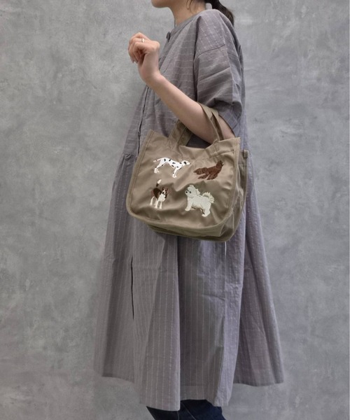 Bleu Bleuet(ブルーブルーエ)の「ナイロン刺繍ランチトートバッグ(トートバッグ・レディース・ベージュ/ネイビー/ブラック/グレー・FREE)」の17枚目の写真