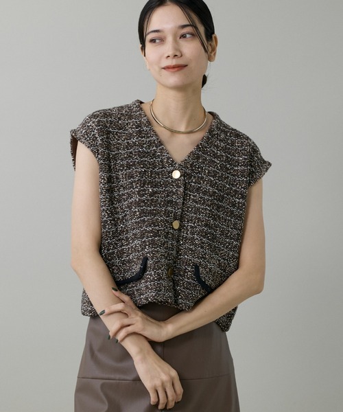 INED（イネド）の「ツイード風ニットジレ【アンサンブル対応】（カーディガン/ボレロ・レディース・オフホワイト/ブラウン・9号）」の2枚目の写真