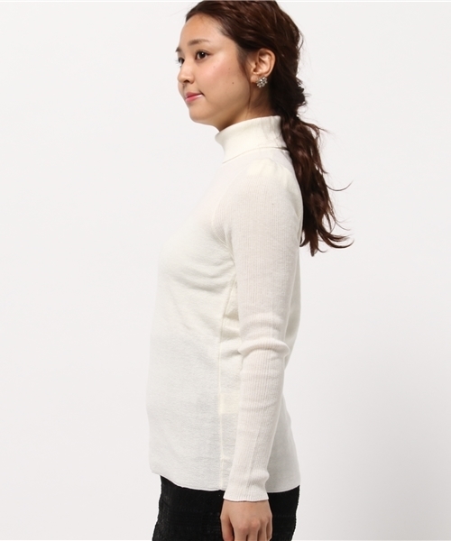 NATURAL BEAUTY BASIC（ナチュラルビューティーベーシック）の「ミラノリブタートルニット（ニット/セーター・レディース・グリーン/ネイビー/イエロー系その他/グレー/ホワイト系その他・MEDIUM）」の10枚目の写真