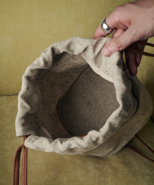 SLOW（スロウ）の「【SLOW】cruiser-draw string shoulder bag（ショルダーバッグ・メンズ・ブラック/ベージュ・FREE）」の5枚目の写真