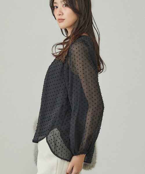 INDIVI(インディヴィ)の「【袖コンシャス】シアードットブラウス(シャツ/ブラウス・レディース・ライトグレー/ホワイト/スモーキーグリーン系/ブラック・36/13/05/38/15 )」の14枚目の写真