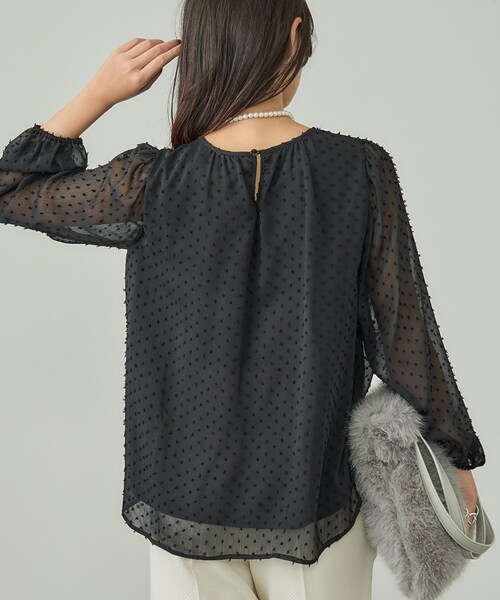 INDIVI(インディヴィ)の「【袖コンシャス】シアードットブラウス(シャツ/ブラウス・レディース・ライトグレー/ホワイト/スモーキーグリーン系/ブラック・36/13/05/38/15 )」の15枚目の写真
