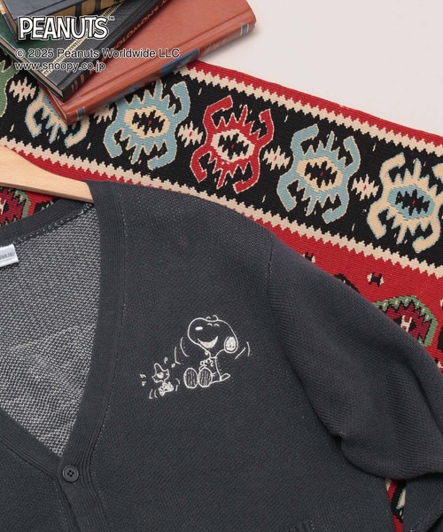 GLOBAL WORK（グローバルワーク）の「PEANUTS/ロゴVネックカーディガン/591295（カーディガン/ボレロ・レディース・ネイビー/マスタード/ダークグレー/レッド・LARGE/MEDIUM）」の11枚目の写真