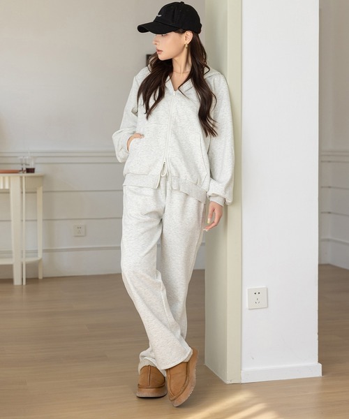DAY CLOSET(デイ クローゼット)の「【セットアップ/調節紐付き/全周ゴム】長袖ダブルジップフーディー+ロングパンツ 上下2点セット レディース(スウェット・レディース・オートミール/グレー・FREE)」の9枚目の写真