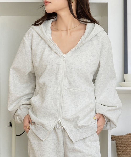 DAY CLOSET(デイ クローゼット)の「【セットアップ/調節紐付き/全周ゴム】長袖ダブルジップフーディー+ロングパンツ 上下2点セット レディース(スウェット・レディース・オートミール/グレー・FREE)」の7枚目の写真