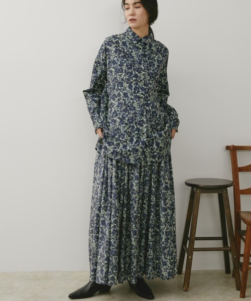 Libra Cue(リブラ キュー)の「ヴィンテージフラワーボリュームスカート(スカート・レディース・ブルー/ブラウン・FREE)」の5枚目の写真