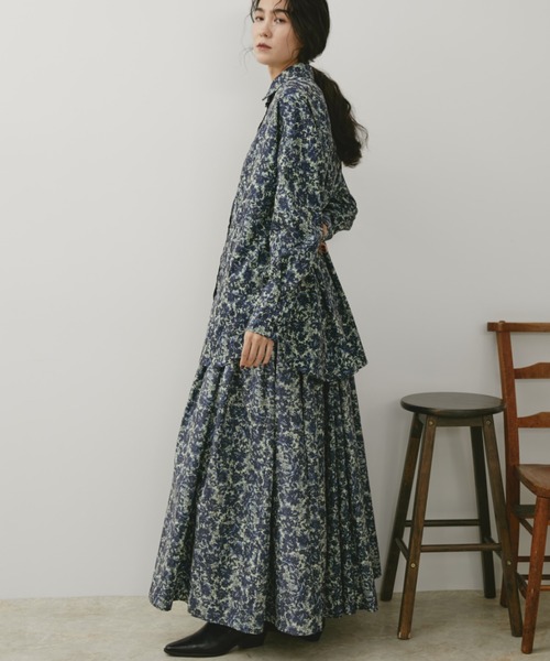 Libra Cue(リブラ キュー)の「ヴィンテージフラワーボリュームスカート(スカート・レディース・ブルー/ブラウン・FREE)」の3枚目の写真