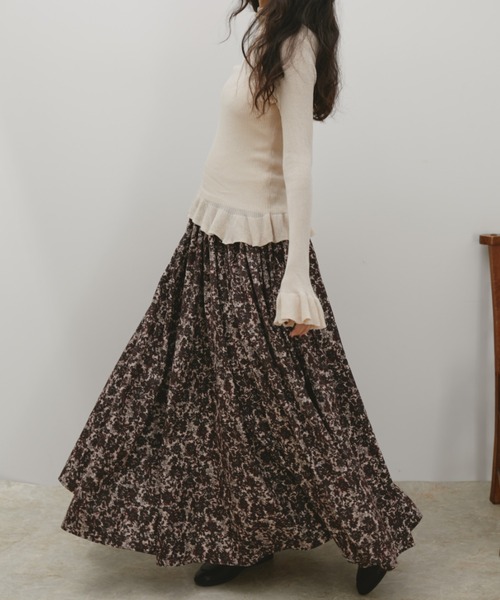Libra Cue(リブラ キュー)の「ヴィンテージフラワーボリュームスカート(スカート・レディース・ブルー/ブラウン・FREE)」の9枚目の写真