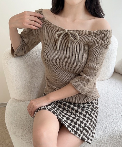 Jasmine Grandiflorum(ジャスミングランディフローラム)の「【Jasmine】2WAYフロントリボンニットプルオーバー (SS)(ニット/セーター・レディース・ダークグレー/ベージュ/ブラウン/ホワイト・FREE)」の4枚目の写真