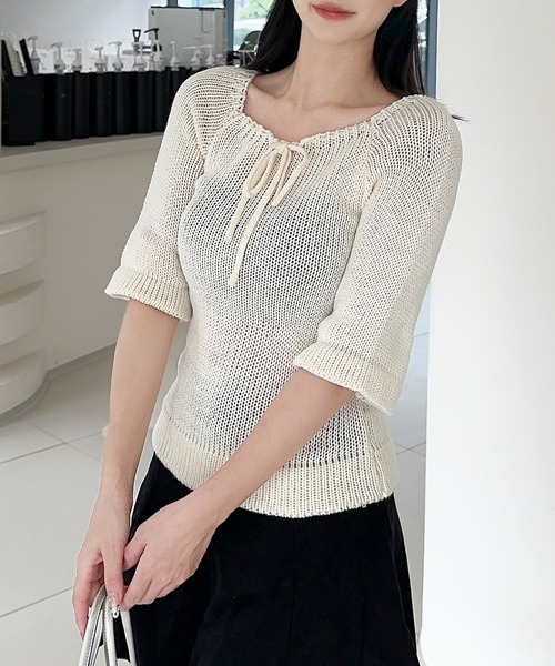 Jasmine Grandiflorum(ジャスミングランディフローラム)の「【Jasmine】2WAYフロントリボンニットプルオーバー (SS)(ニット/セーター・レディース・ダークグレー/ベージュ/ブラウン/ホワイト・FREE)」の2枚目の写真