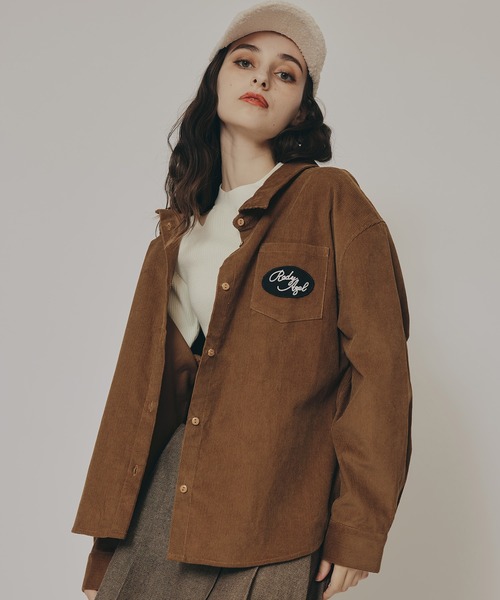 REDYAZEL(レディアゼル)の「ロゴワッペンオーバーシャツ(シャツ/ブラウス・レディース・キャメル/ピンク/ブルー系その他/ブラウン系その他・FREE)」の3枚目の写真