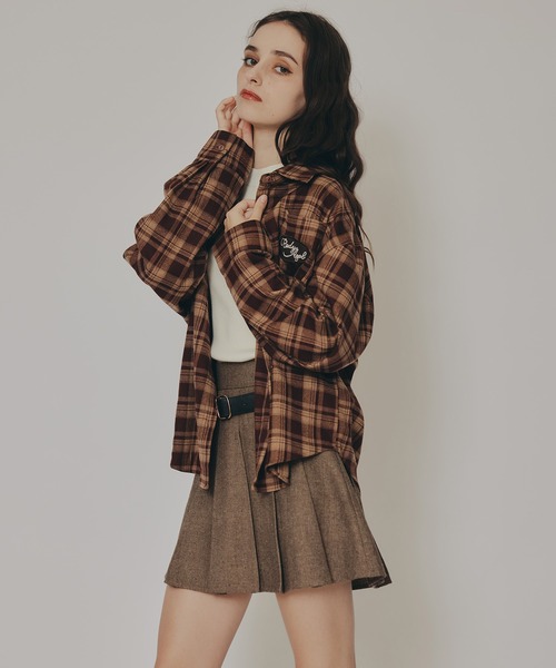 REDYAZEL(レディアゼル)の「ロゴワッペンオーバーシャツ(シャツ/ブラウス・レディース・キャメル/ピンク/ブルー系その他/ブラウン系その他・FREE)」の13枚目の写真