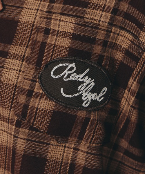 REDYAZEL(レディアゼル)の「ロゴワッペンオーバーシャツ(シャツ/ブラウス・レディース・キャメル/ピンク/ブルー系その他/ブラウン系その他・FREE)」の16枚目の写真