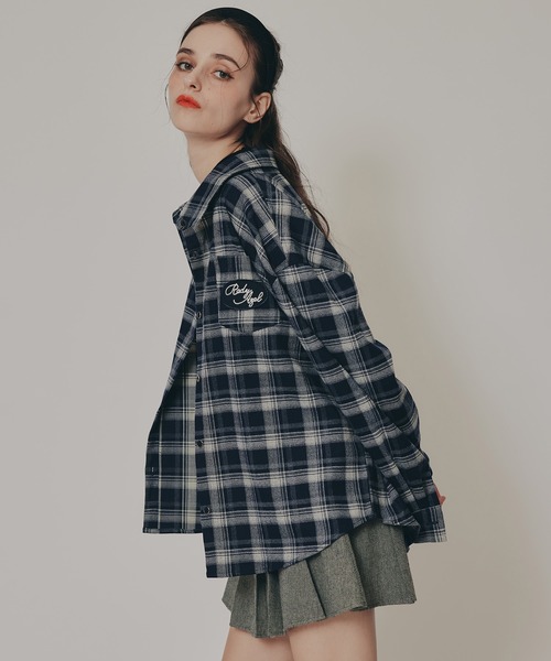 REDYAZEL(レディアゼル)の「ロゴワッペンオーバーシャツ(シャツ/ブラウス・レディース・キャメル/ピンク/ブルー系その他/ブラウン系その他・FREE)」の21枚目の写真