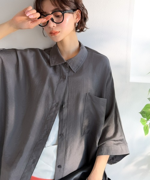 classicalelf（クラシカルエルフ）の「【接触冷感・吸水速乾機能付き】涼しさ＆上品さ。オーバーサイズシアードルマンシャツ（7分袖）（シャツ/ブラウス・レディース・チャコール/オフホワイト/ブルー・X-LARGE/SMALL/MEDIUM/LARGE）」の5枚目の写真
