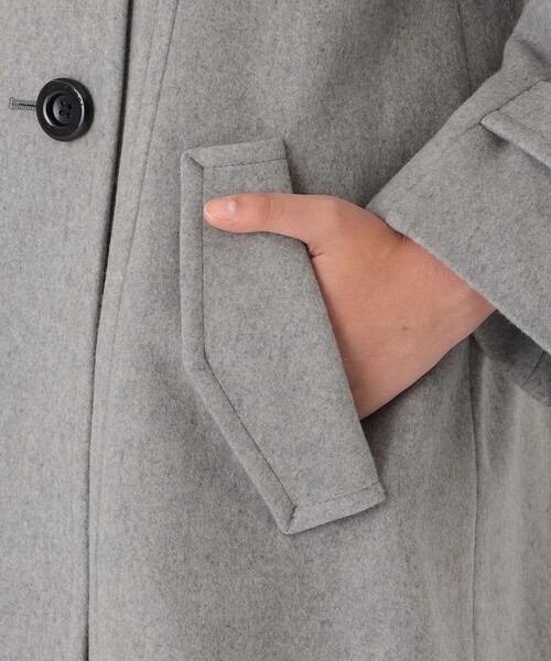 BLUE LABEL CRESTBRIDGE(ブルーレーベルクレストブリッジ)の「【一部店舗限定】ケープ風コート(その他アウター・レディース・ベージュ/グレー系その他・38/40/36)」の12枚目の写真
